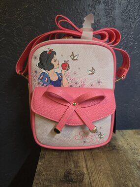 WondaPOP Disney LIMITED EDITION Snow White Crossbody Bag Purse NEW!